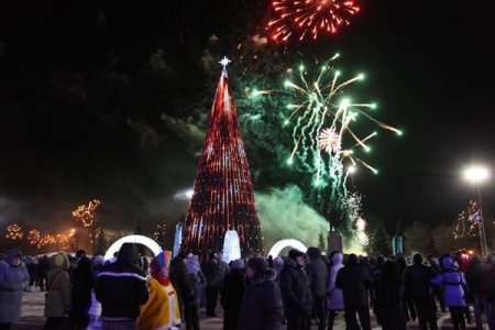 24.12.2016 г. с 15.00 на пл.Ленина будут проводиться новогодние мероприятия. Открытие новогодней елки с 16.30 и праздничный салют
