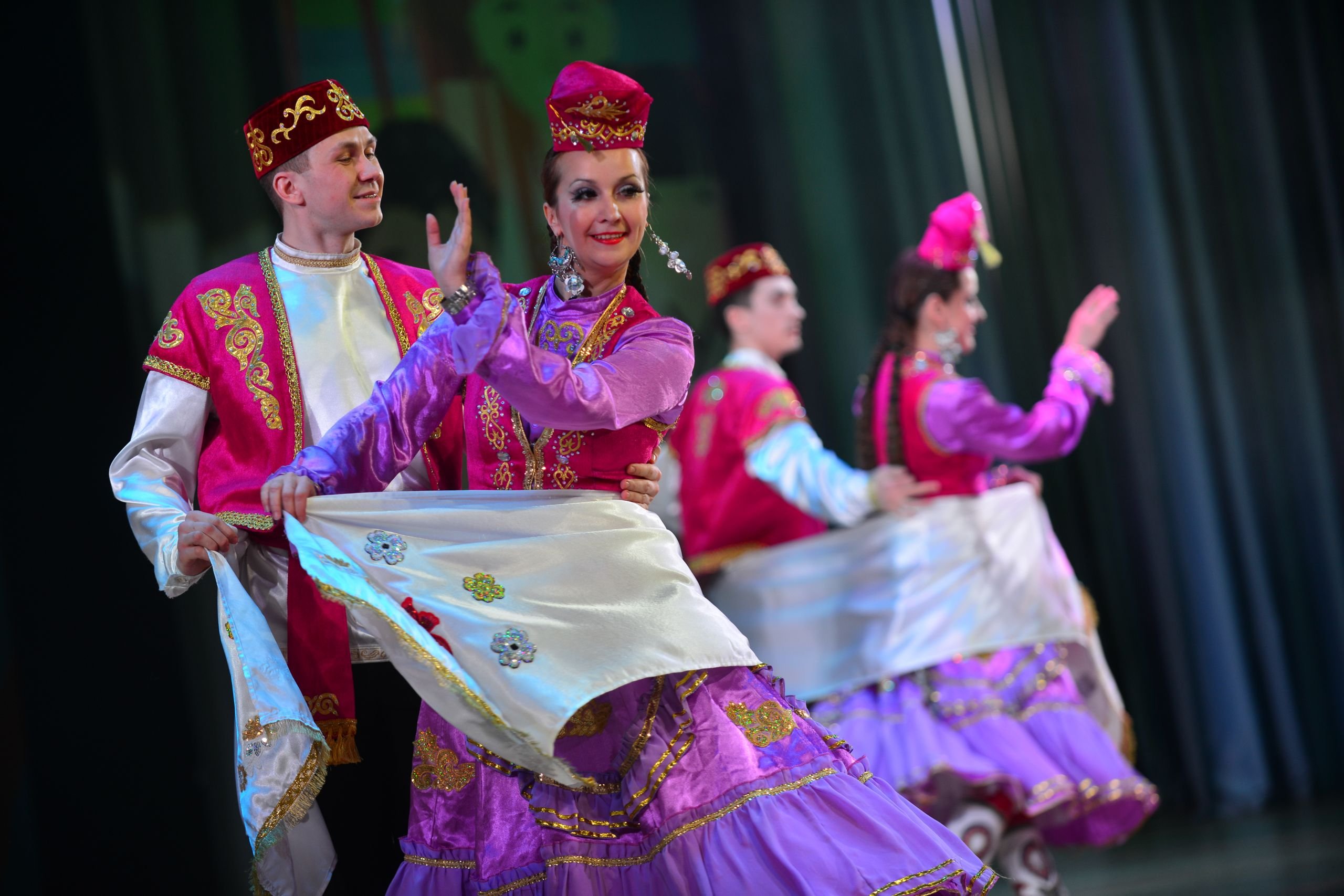 Как проходит фестиваль Мастерской развития татарского танца «ӘйдәБас» — Реальное время