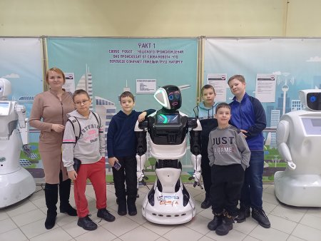 Интерактивная выставка роботов "Робосфера"